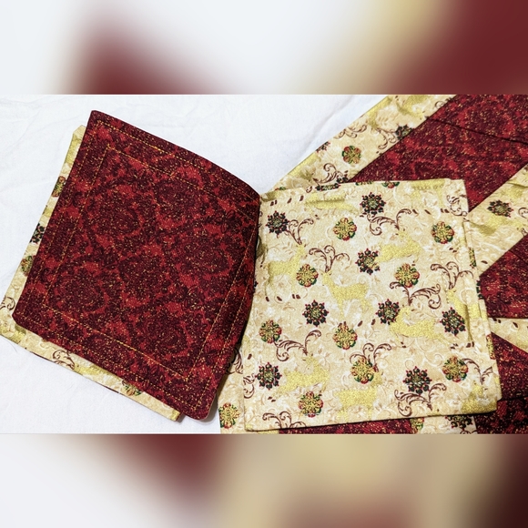 Handmade, quilted table decor with matching coasters, winter themed, brand new - Picture 2 of 9